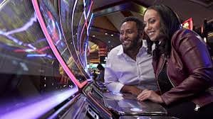 নীয়ন মোবাইল স্ক্রিনে casino game হাব